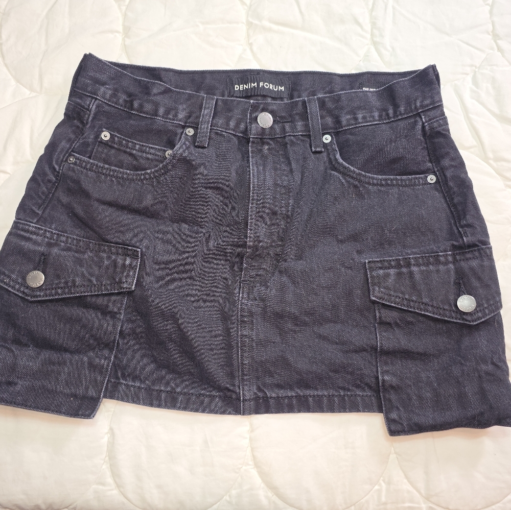Aritzia Denim Forum ’90s Cargo Mini Skirt Women’s 27 Black Utility Y2K Cotton